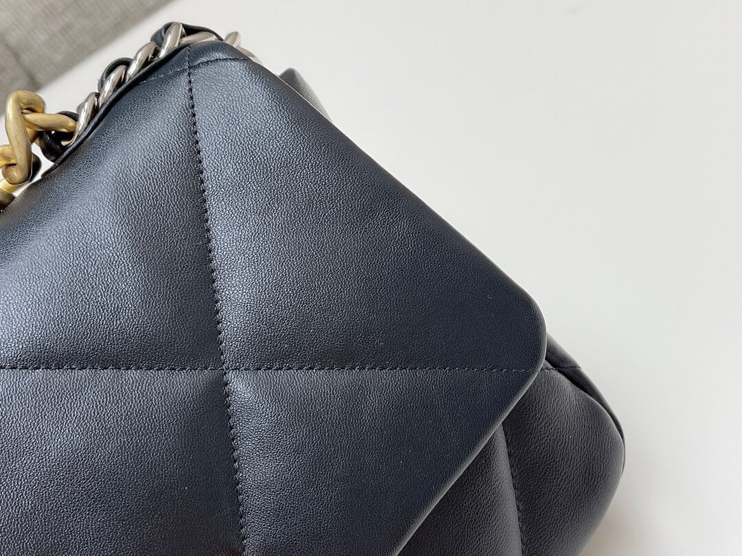 chan 19bags lambskin leather gold black