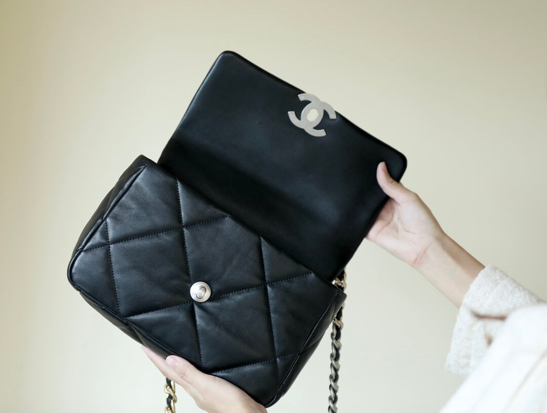 chan 19bags lambskin leather gold black