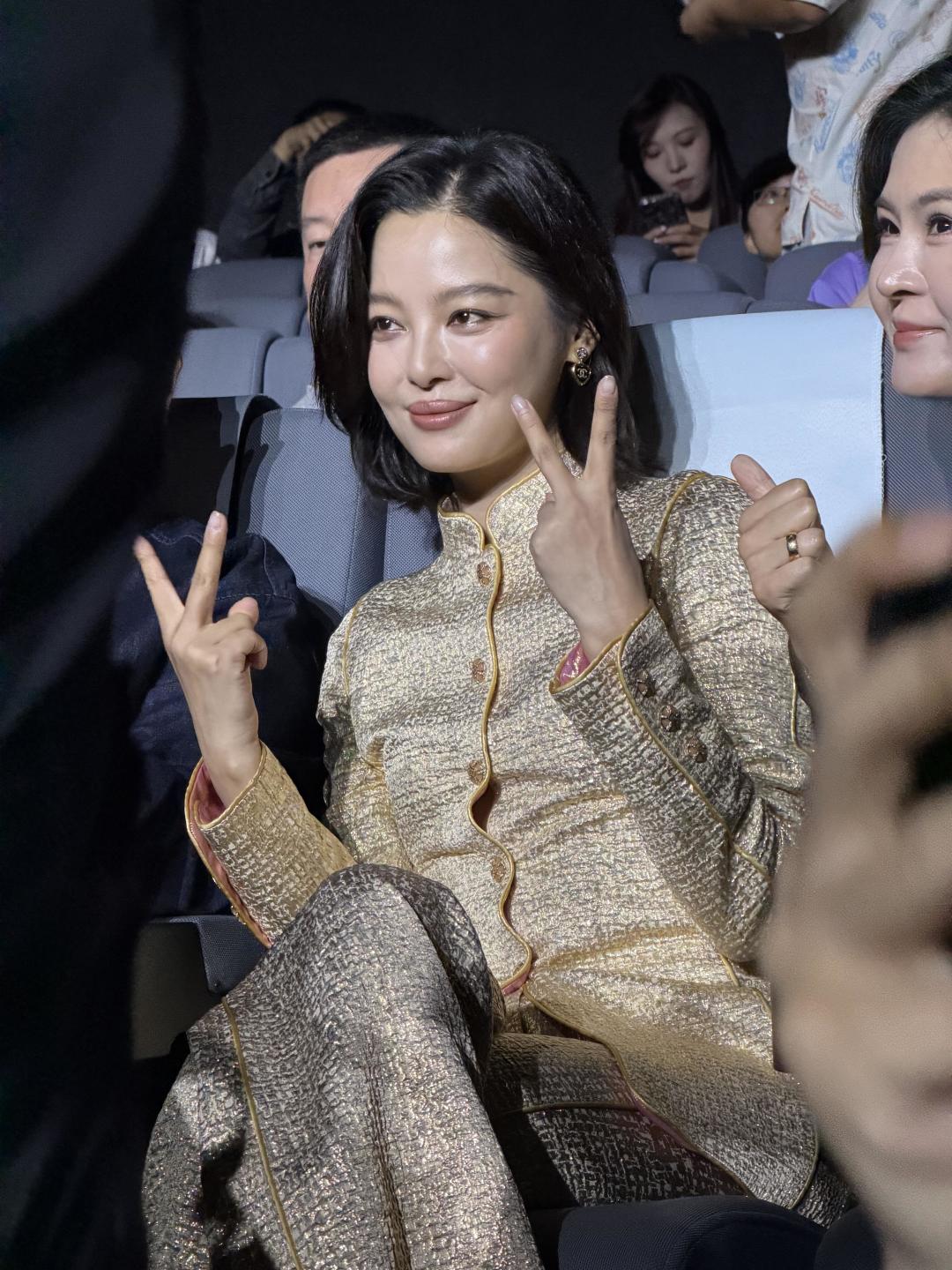 Chanel earrings Black gold MLD10052