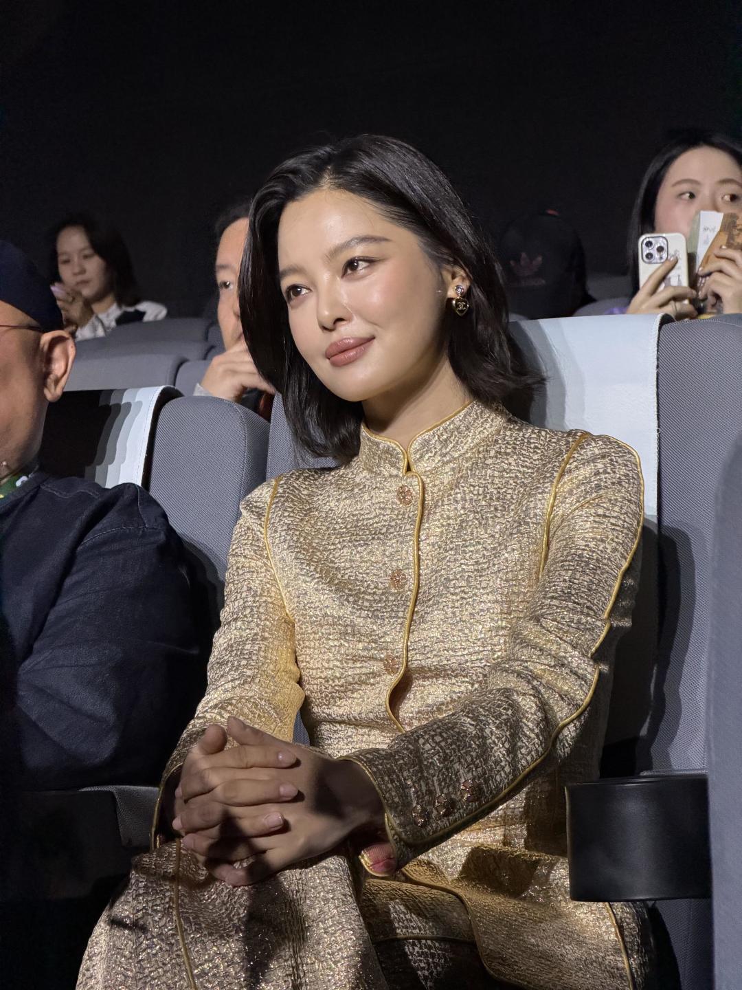 Chanel earrings Black gold MLD10052