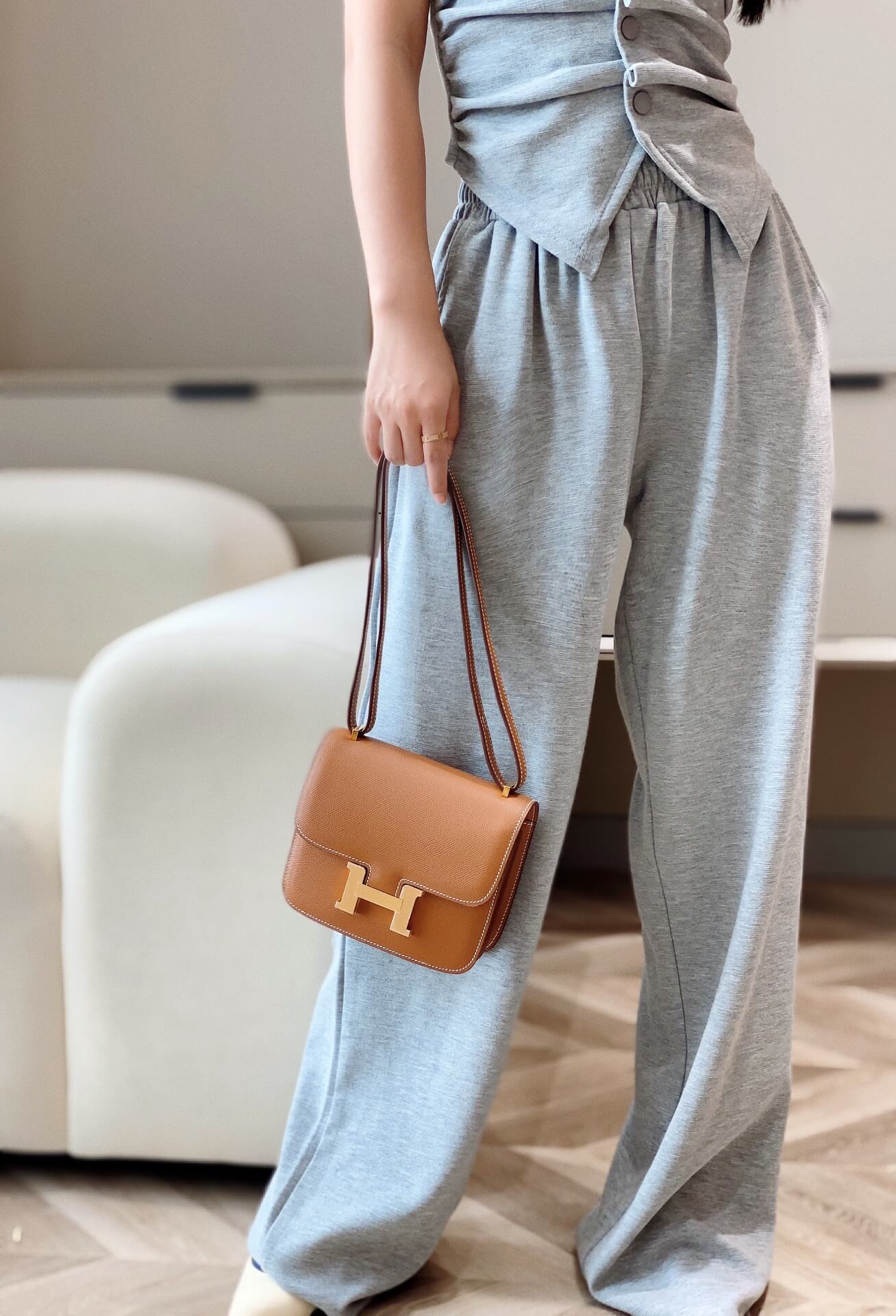 HM Constance 18 Epsom Leather Gold Hardware Brown QWE1235