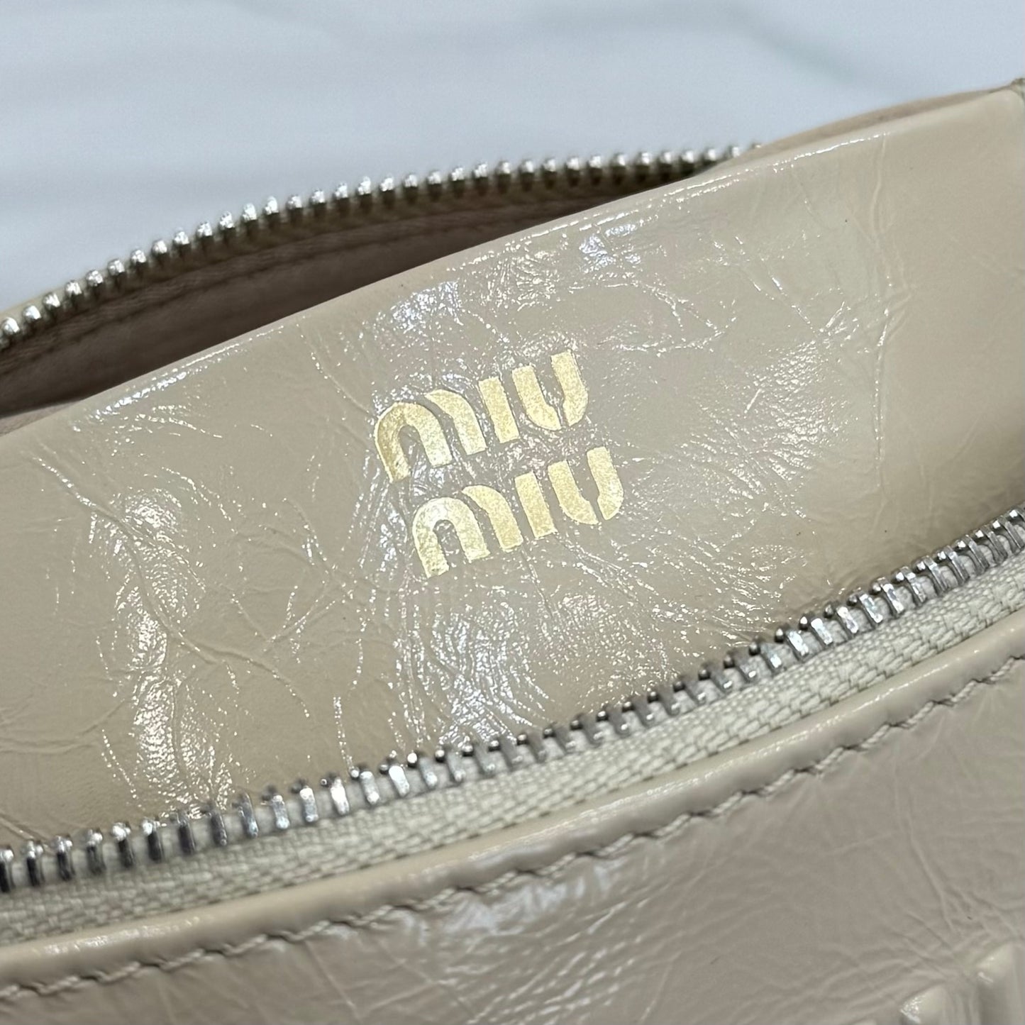 Miu Miu Classic Shoulder Bag Beige Patent Leather 5NE029