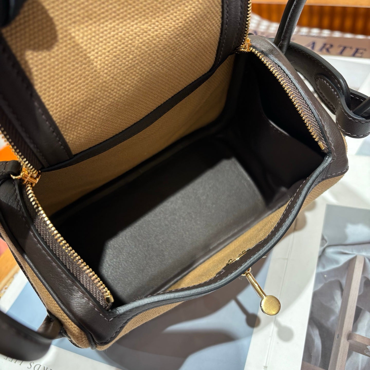 Hermes Lindy 19 Canvas Mousse Date Brown LD2607301