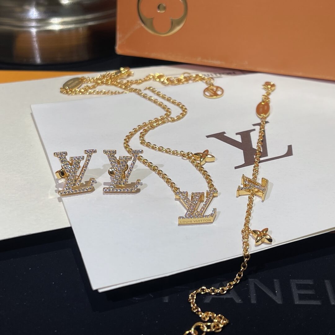 2022 spring summer necklace bracelet earrings diamonds set