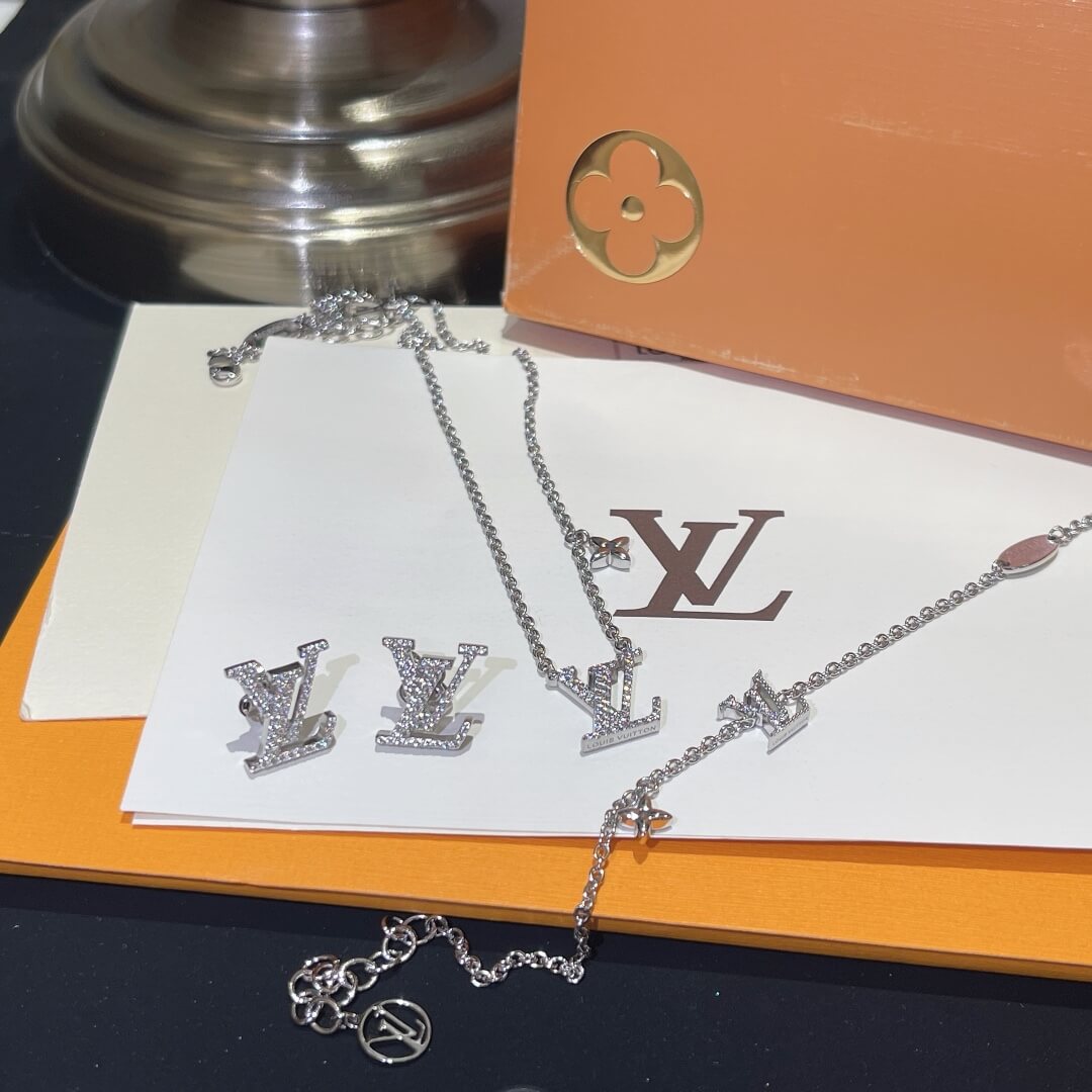 2022 spring summer necklace bracelet earrings diamonds set