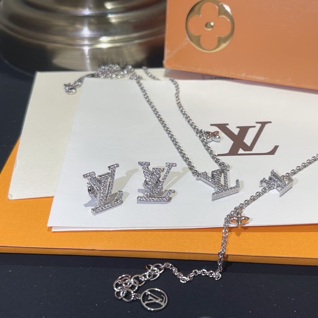 2022 spring summer necklace bracelet earrings diamonds set