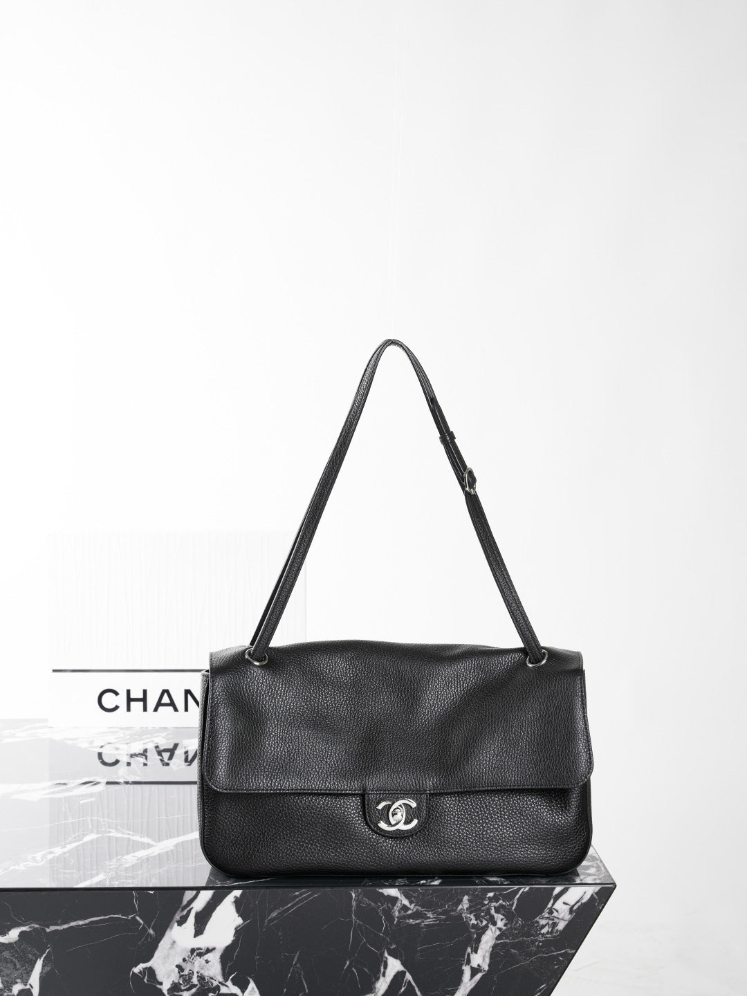 Chanel Maxi Flap Black - Image 1