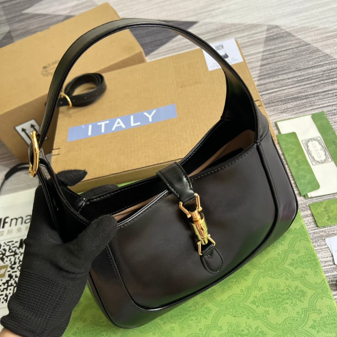 gg636709 subaxillary bag 28cm black cowhide