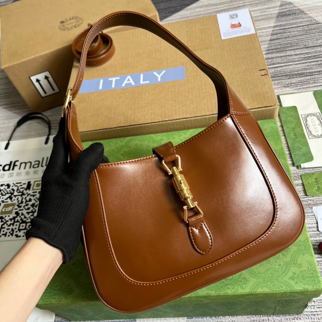 gg636709 subaxillary bag 28cm brown cowhide