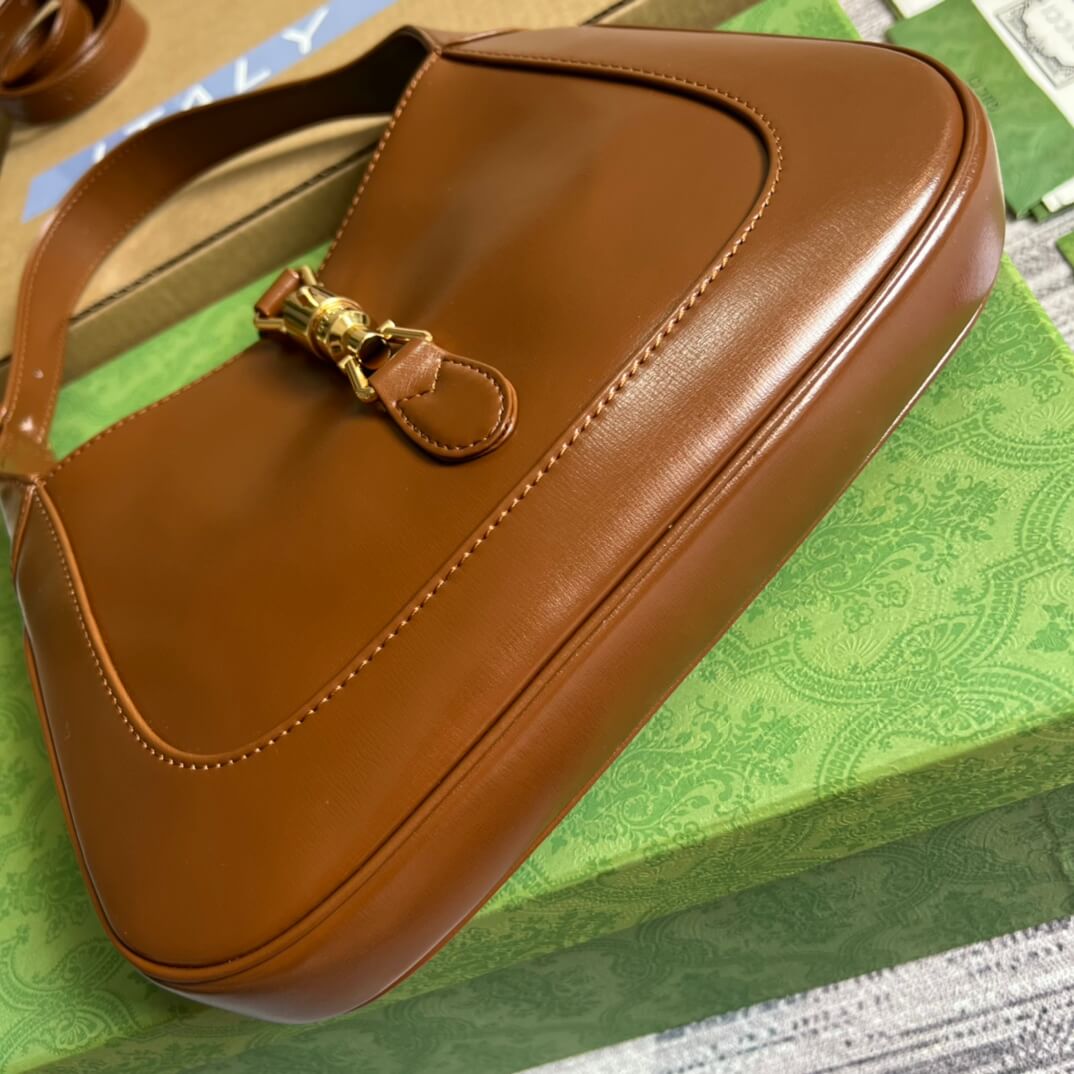 gg636709 subaxillary bag 28cm brown cowhide