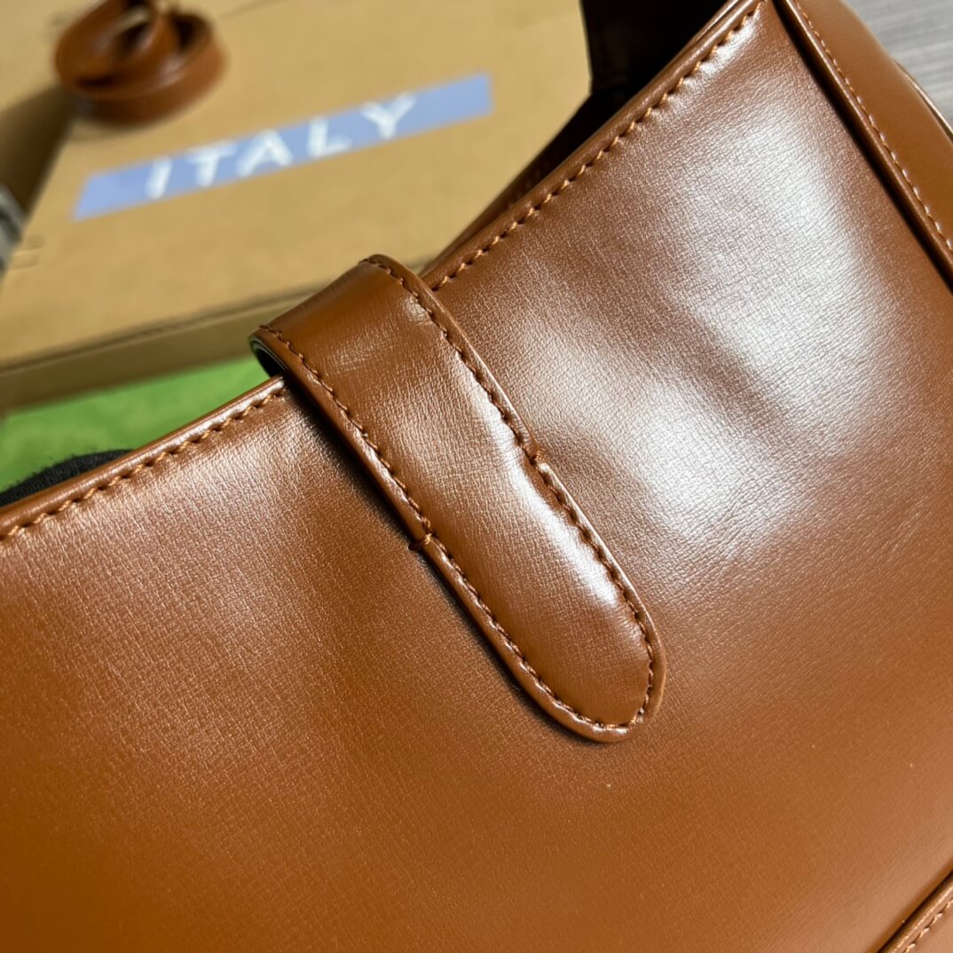 gg636709 subaxillary bag 28cm brown cowhide