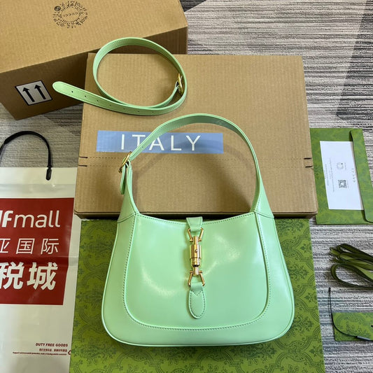 gg636709 subaxillary bag 28cm light green
