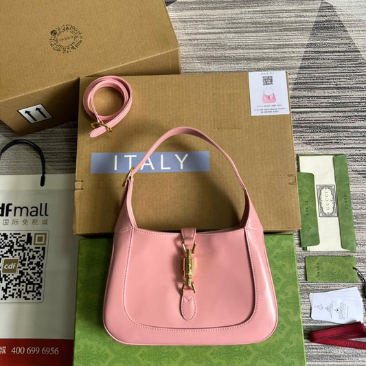 gg636709 subaxillary bag 28cm pink cowhide