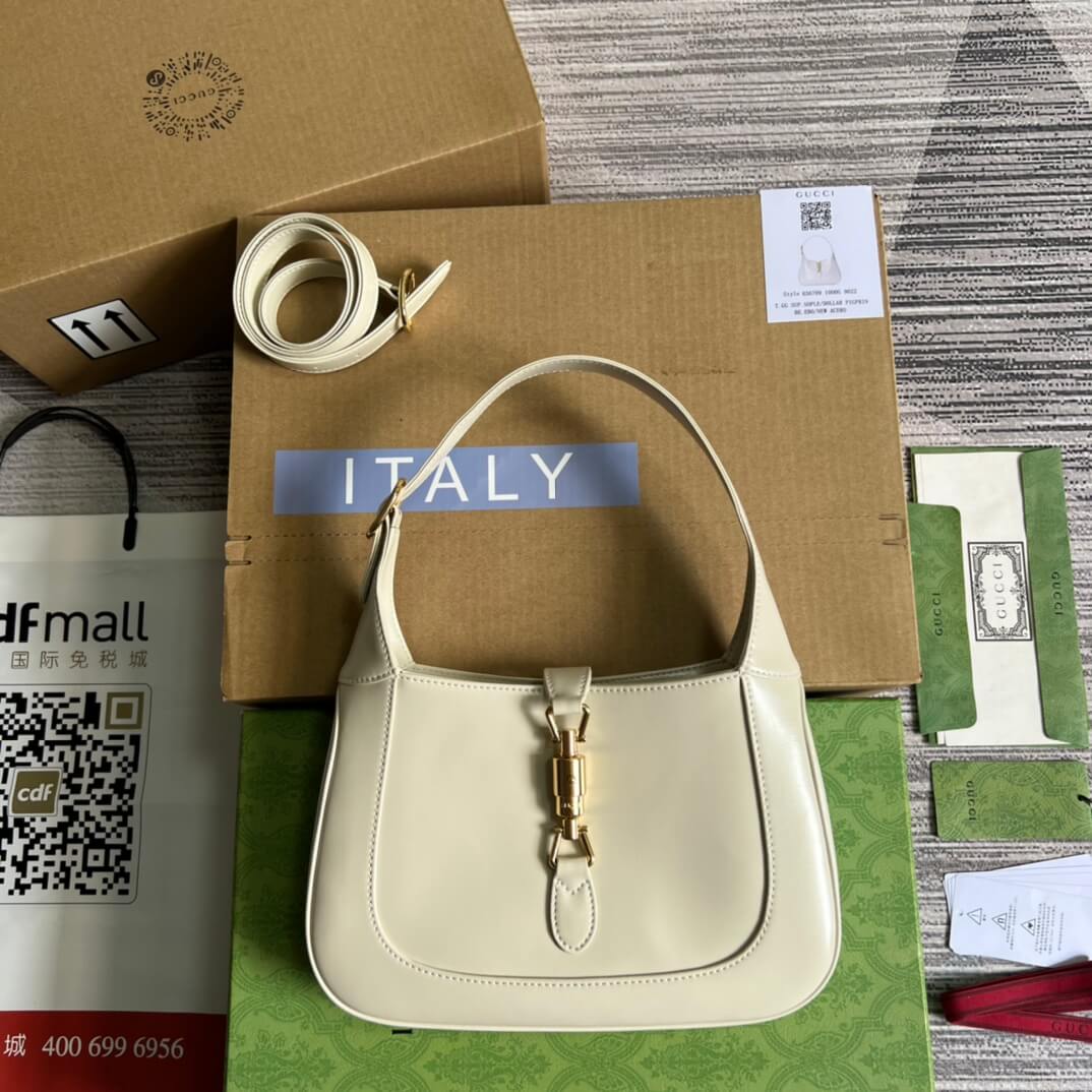 gg636709 subaxillary bag 28cm white cowhide