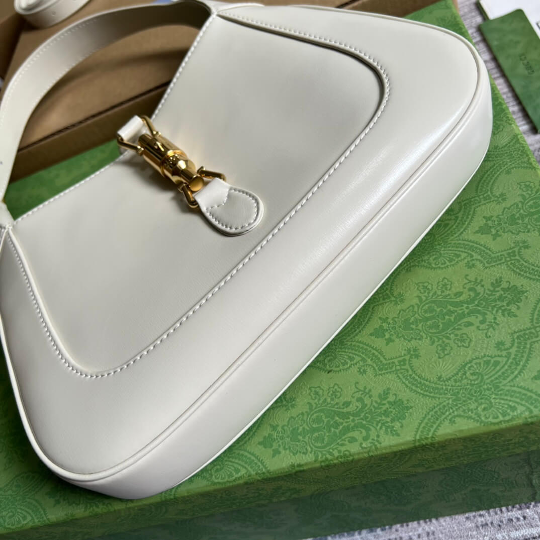 gg636709 subaxillary bag 28cm white cowhide