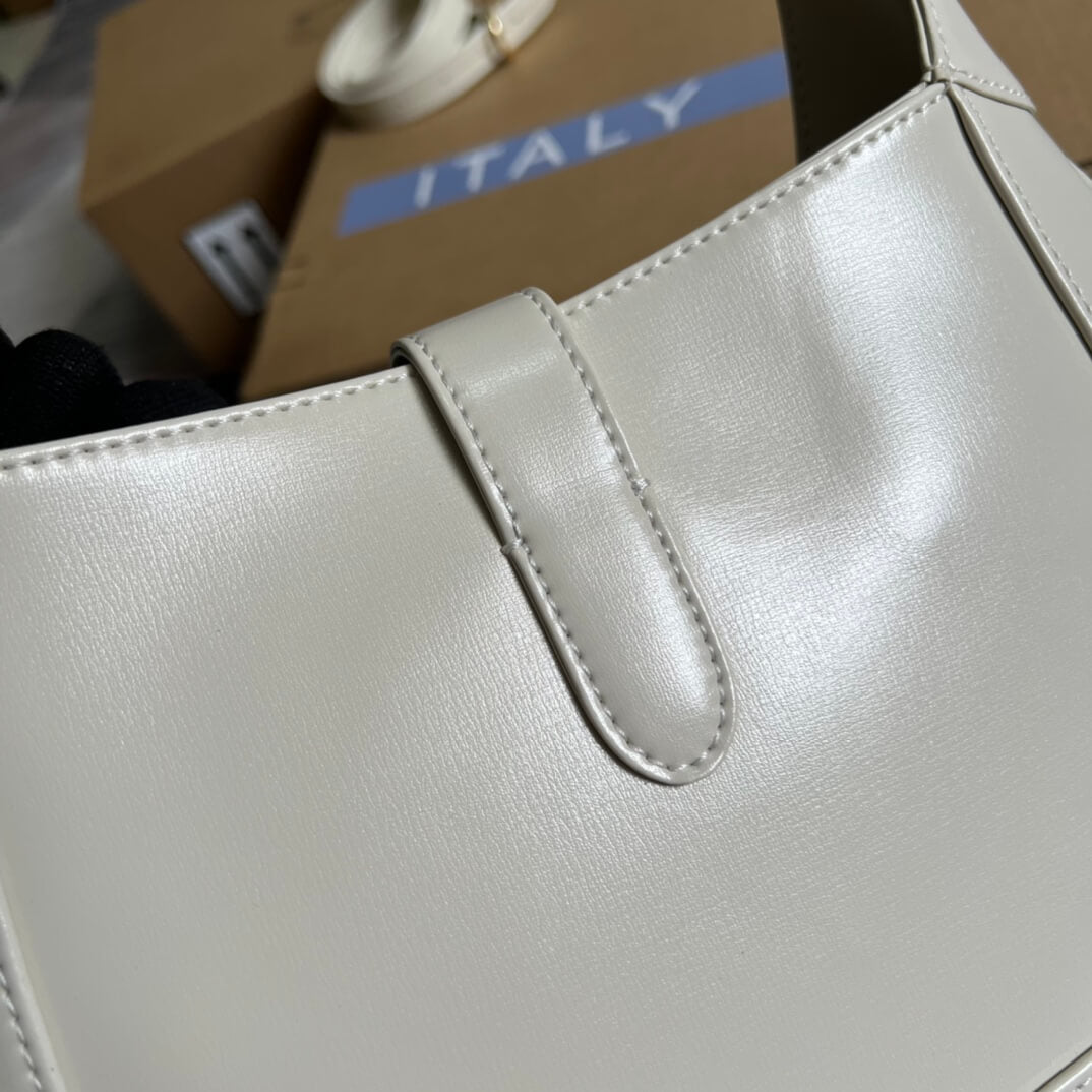 gg636709 subaxillary bag 28cm white cowhide