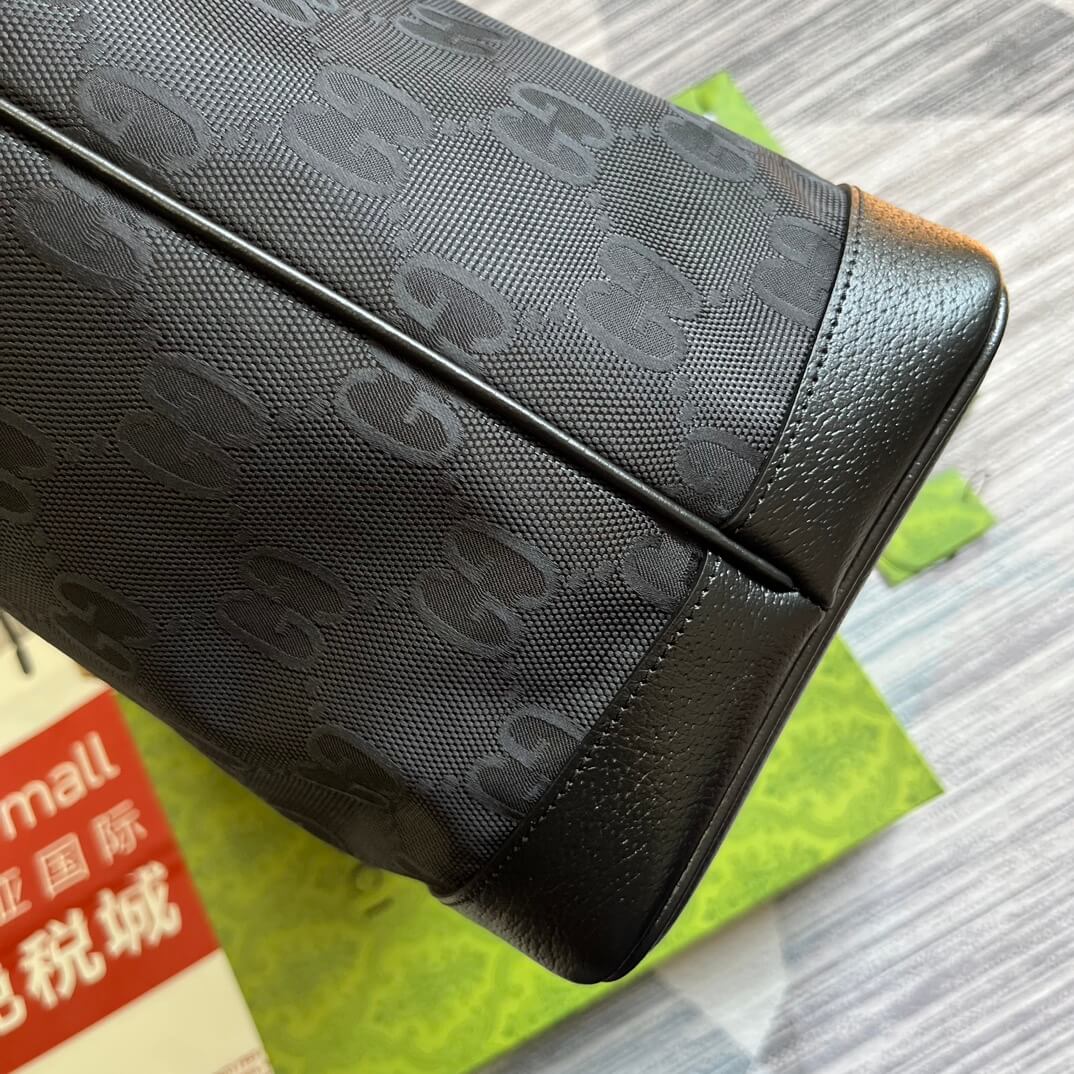 gg746037 off the grid handbag 39cm black cowhide