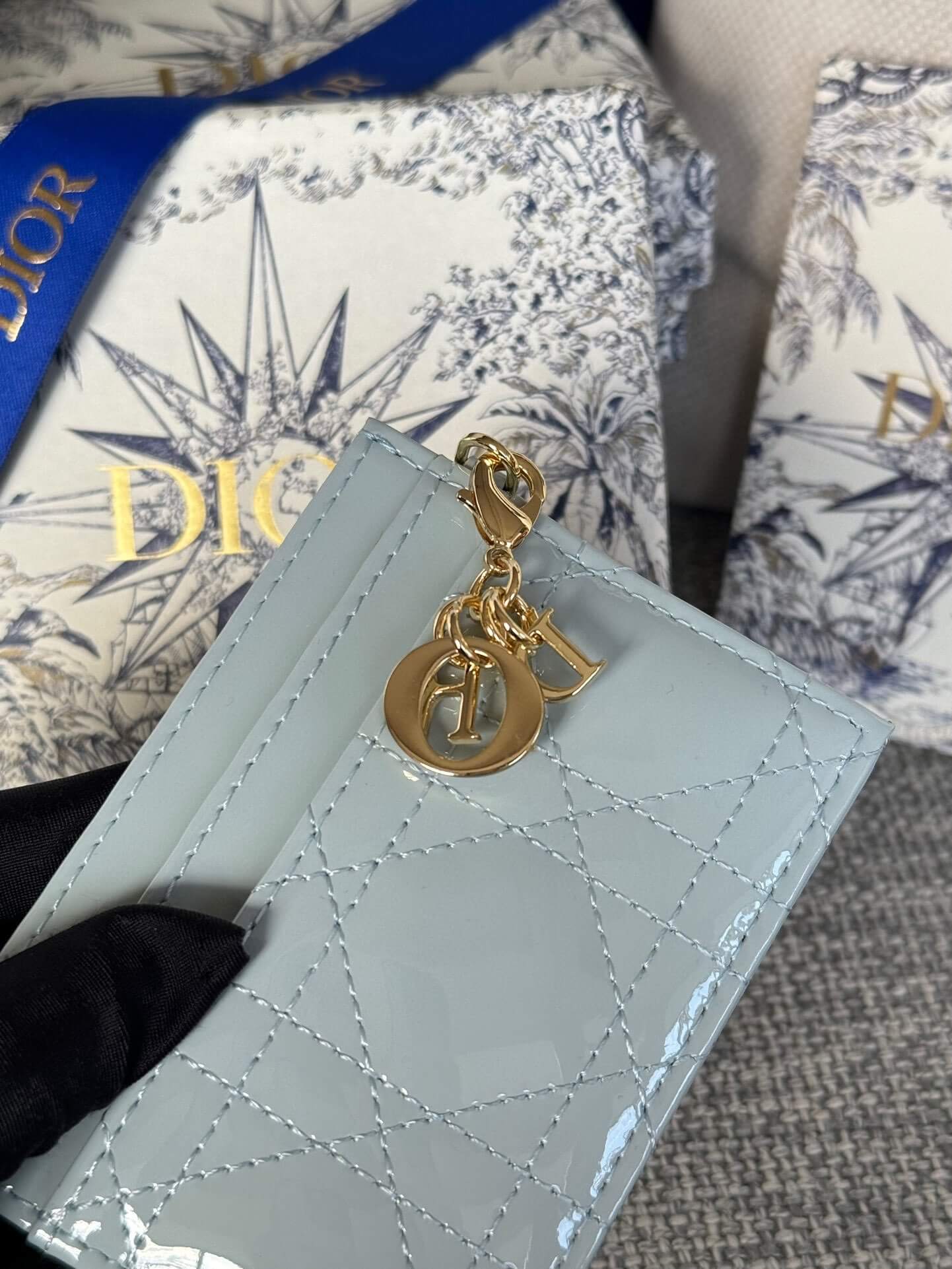 lady card holder lacquer leather dmz240617 light blue