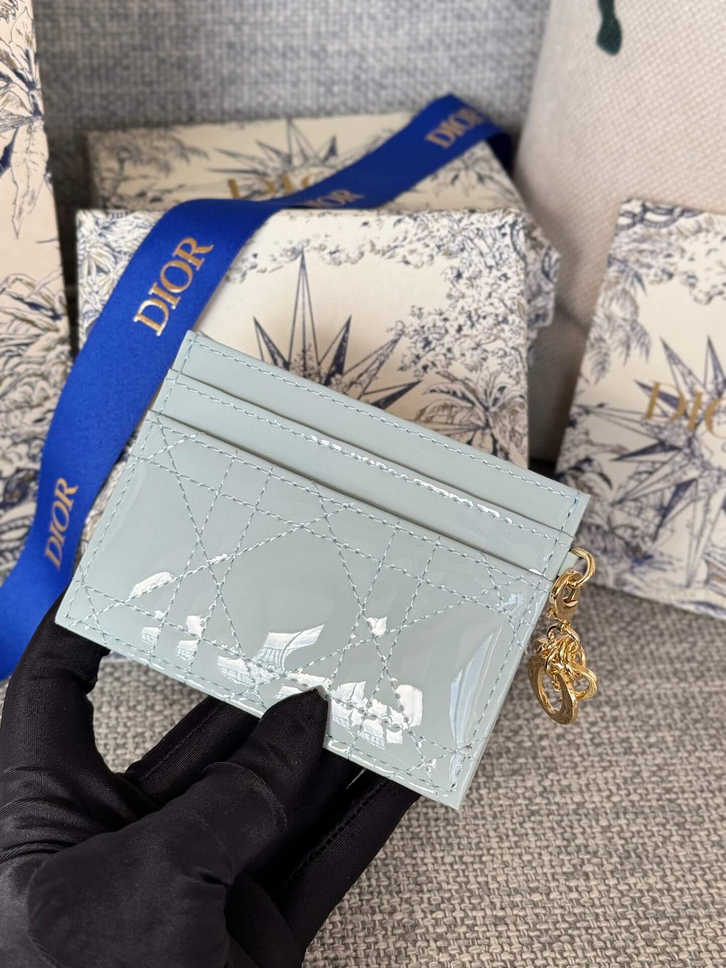 lady card holder lacquer leather dmz240617 light blue