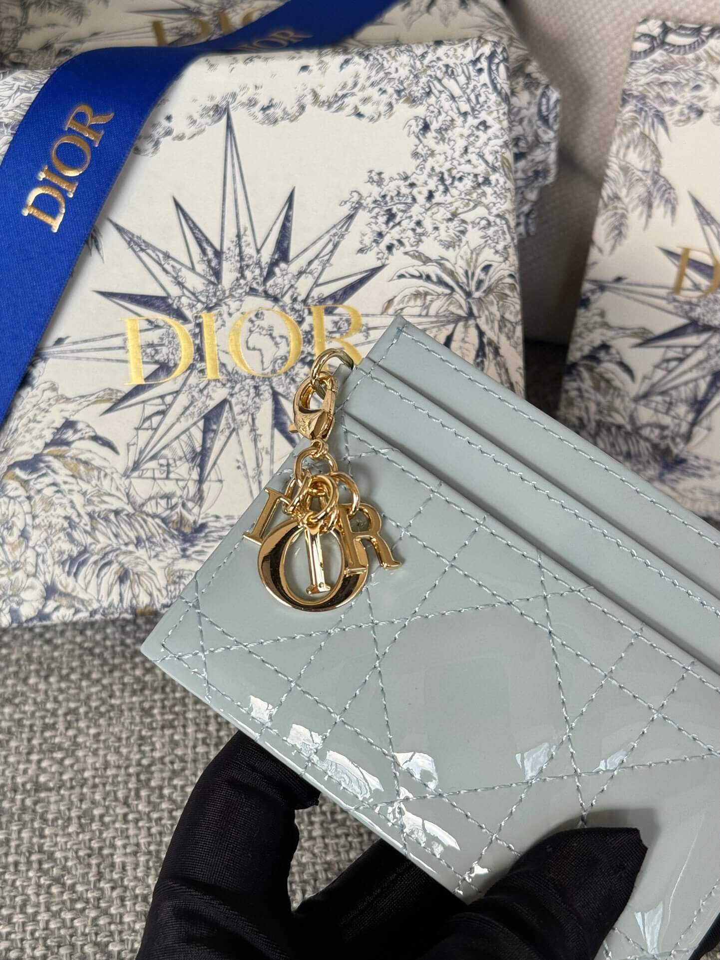 lady card holder lacquer leather dmz240617 light blue