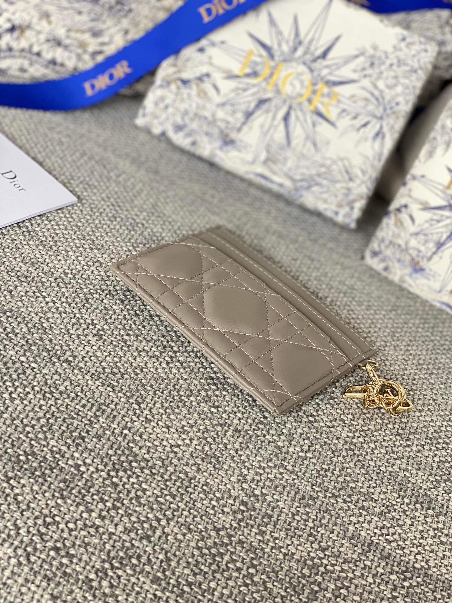 lady card holder lacquer leather dmz240617 light grey