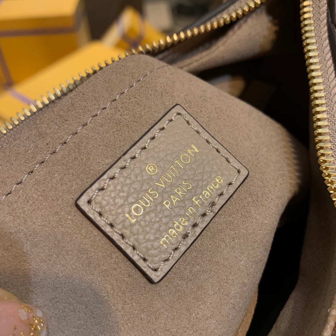 louis m46112 gray beige crossbody bag blcolor monogram empreinte leather