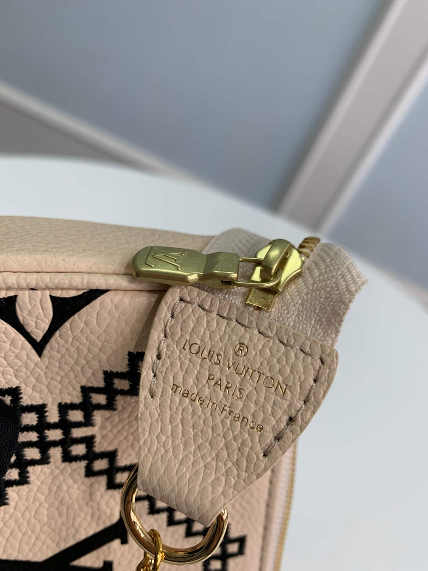 louis vuitton lv m81140 mini pochette accessoires white embroidery