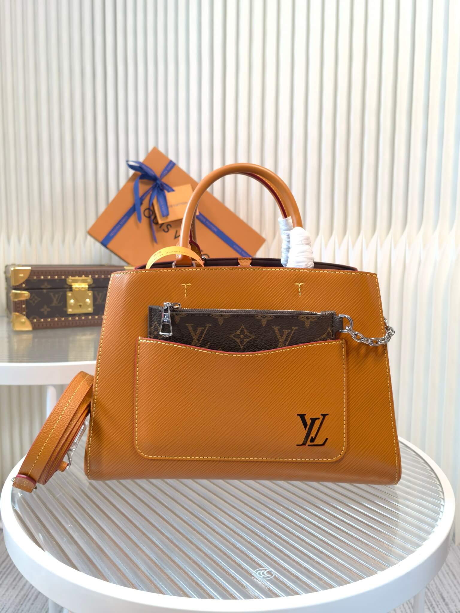 louis vuitton  Tote MM Brown