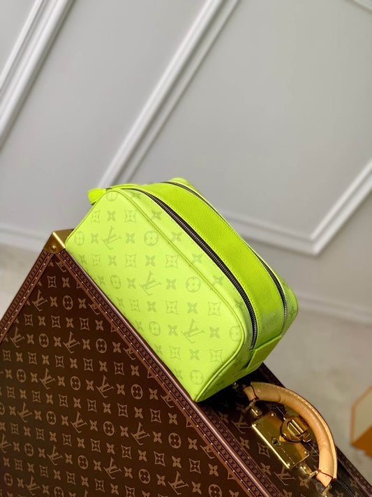 m10144 dopp kit taiga monogram 28cm neon yellow free shipping wallet