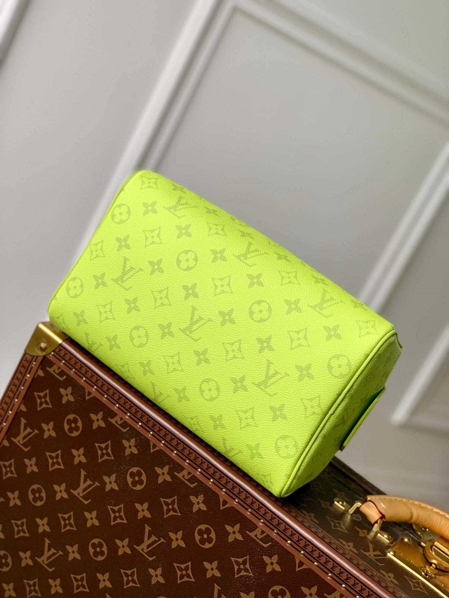 m10144 dopp kit taiga monogram 28cm neon yellow free shipping wallet