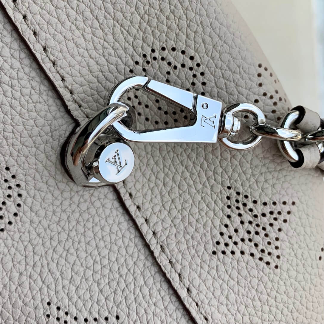 m20700 why knot monogram milk white 28cm