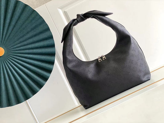 m20788 why knot mm monogram black 36cm