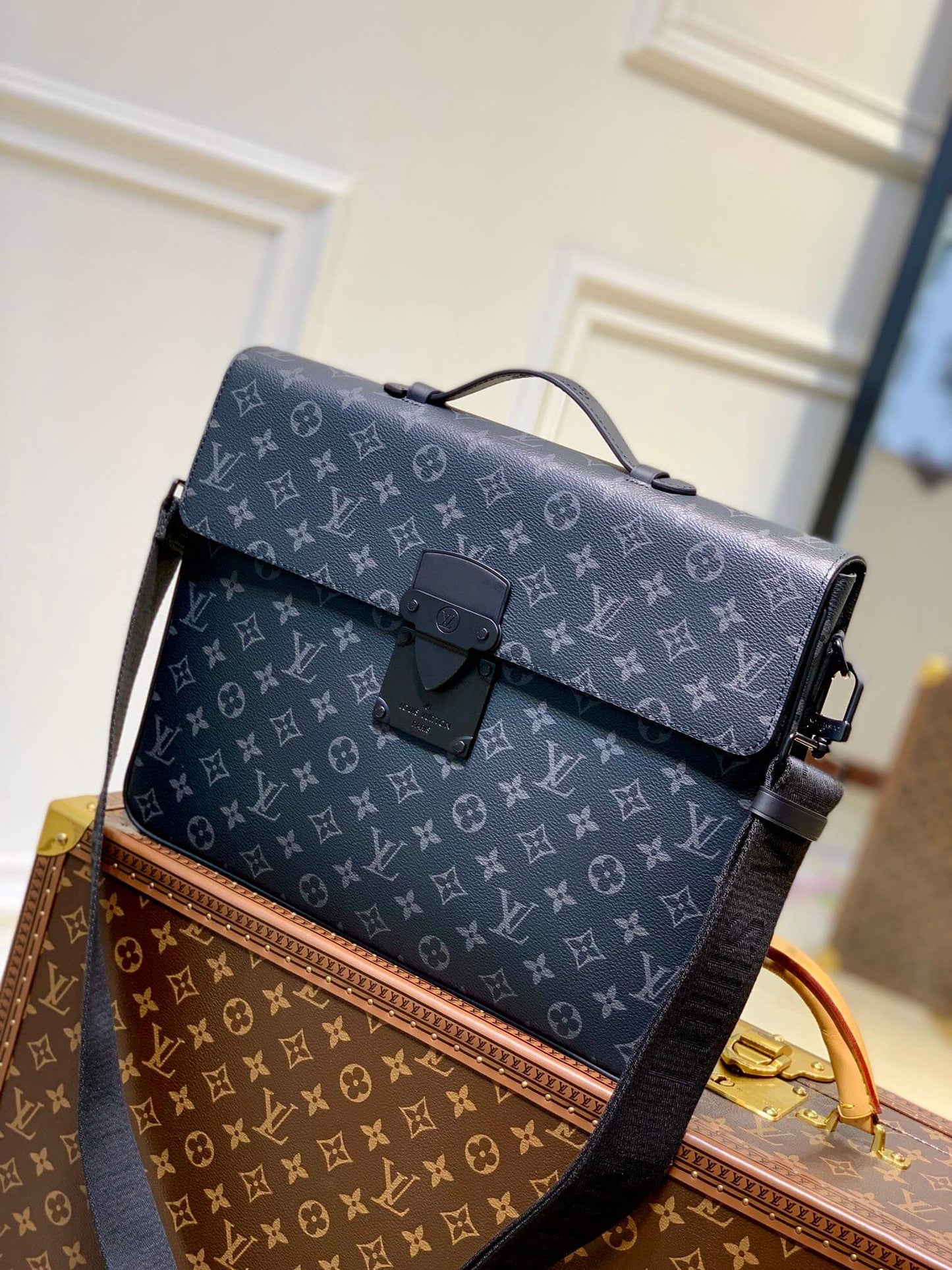 m20835 s lock briefcase taurillon monogram 39cm briefcase blue