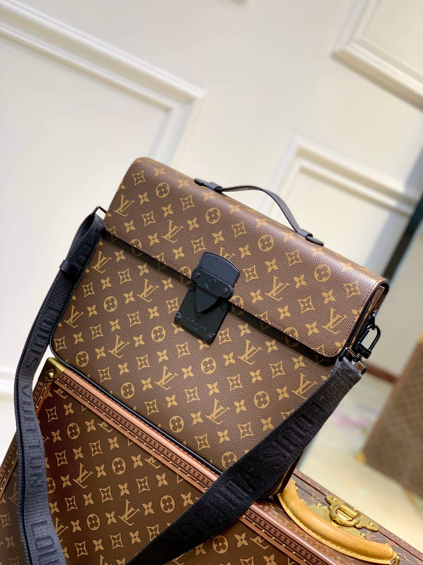 m20835 s lock briefcase taurillon monogram 39cm briefcase