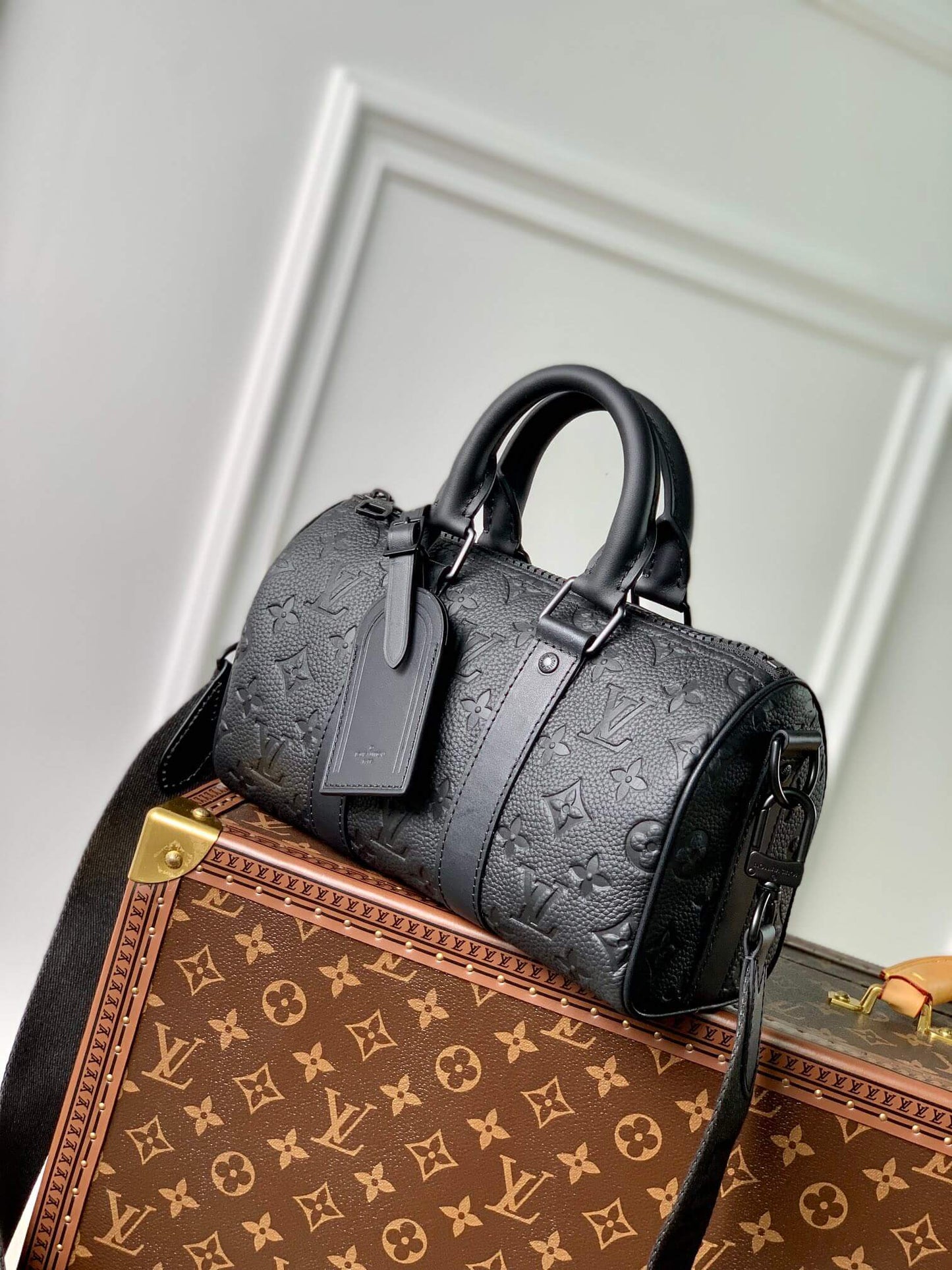 m20900 keepall bandouliere 25 embossing black handbag shoulder bag cross body bags man bag mens bag