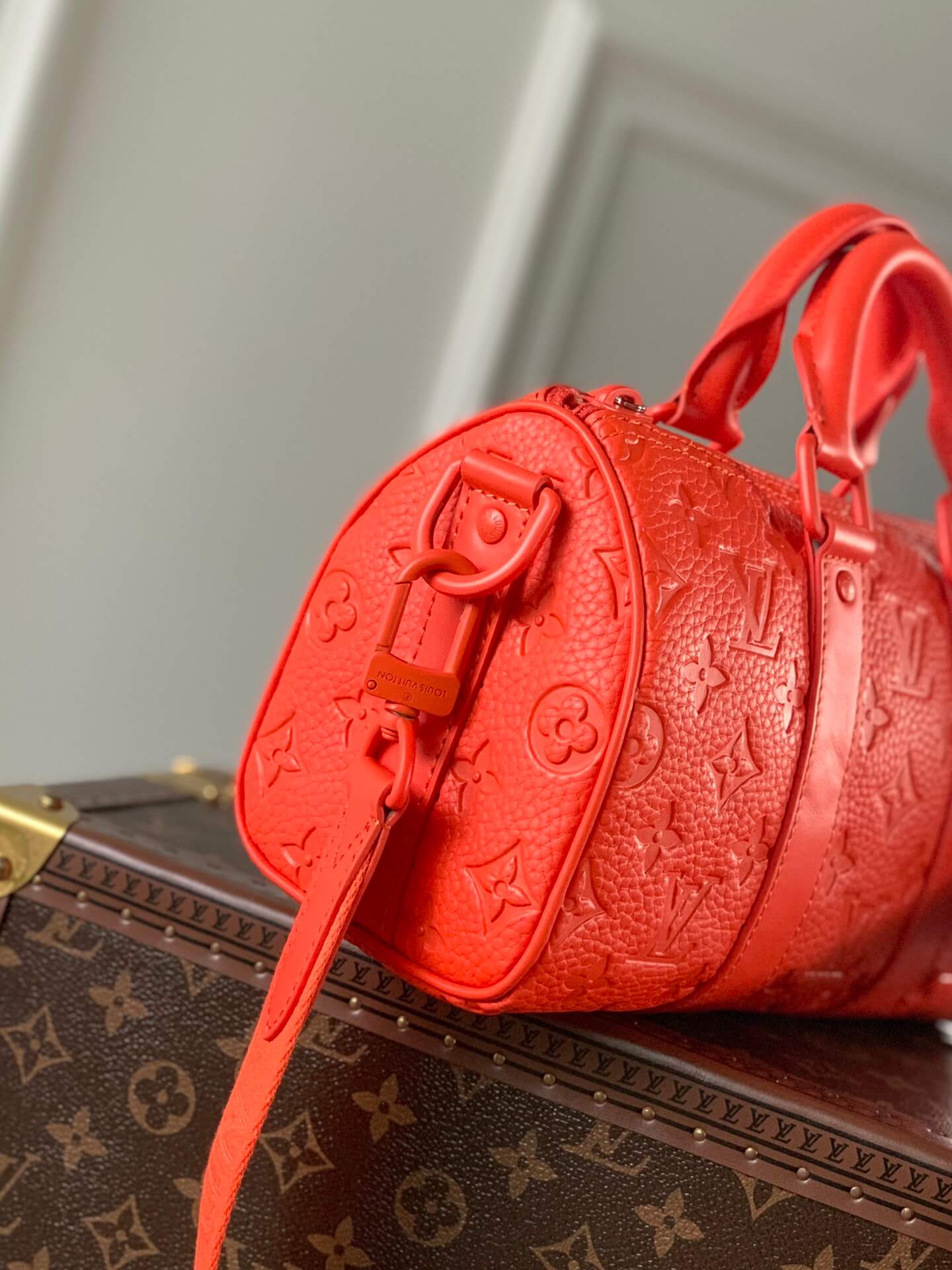 m20900 keepall bandouliere 25 embossing red handbag shoulder bag cross body bags man bag mens bag