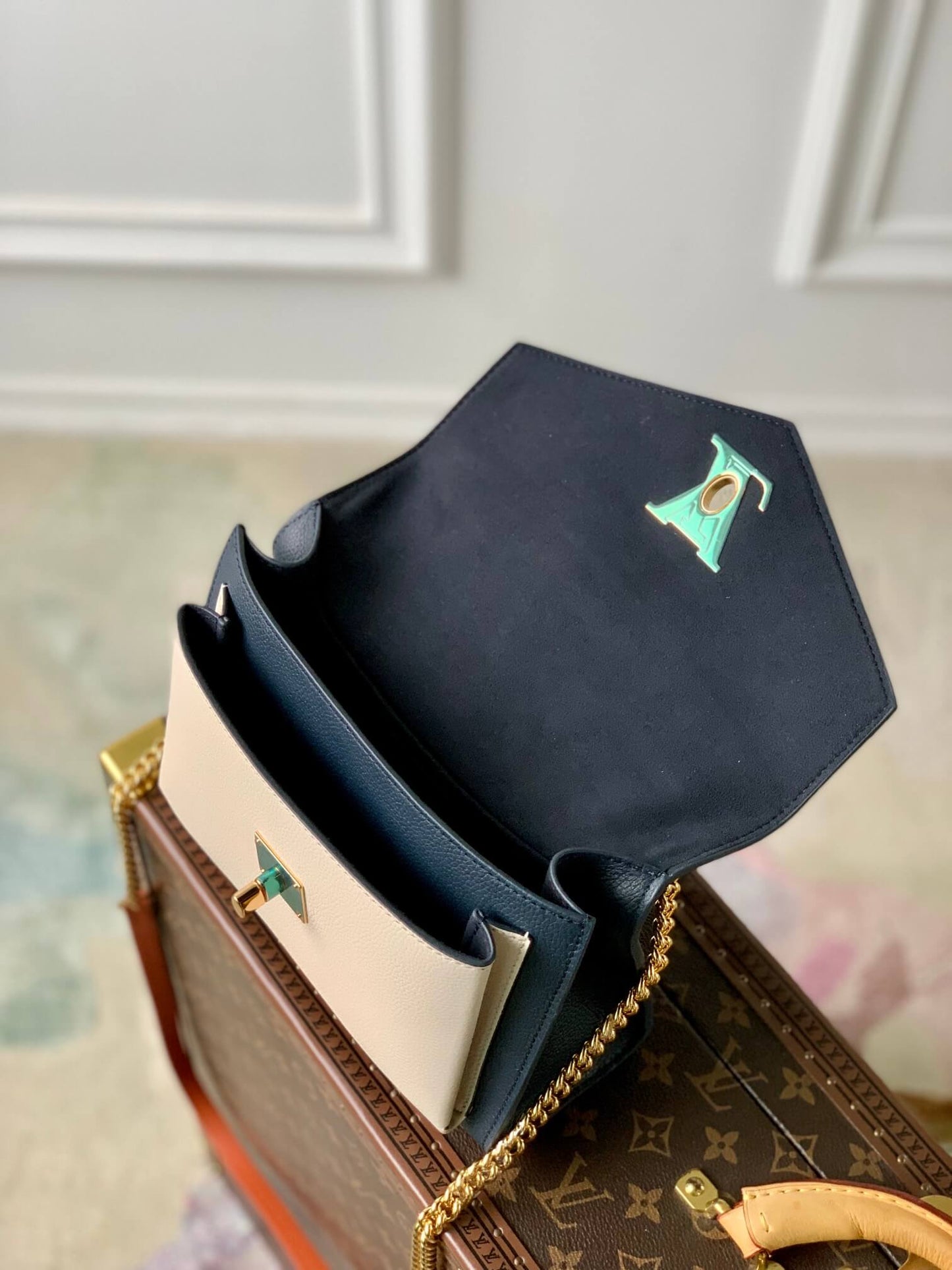 m20982 lockme mylockme bb shoulder bag cross body bags navy blue 22 5cm mylockme chain bag