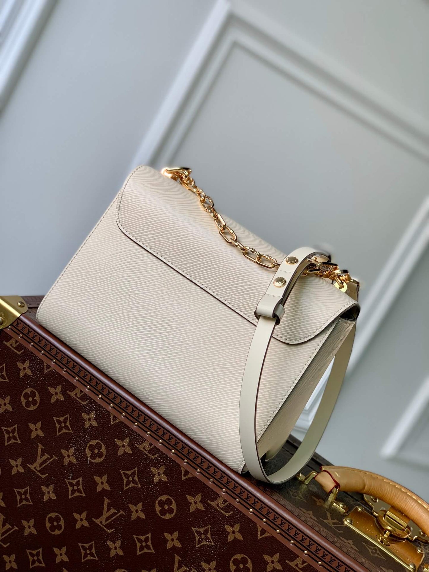 m21032 twist mm monogram 23cm white small square bag cross body bags shoulder bag