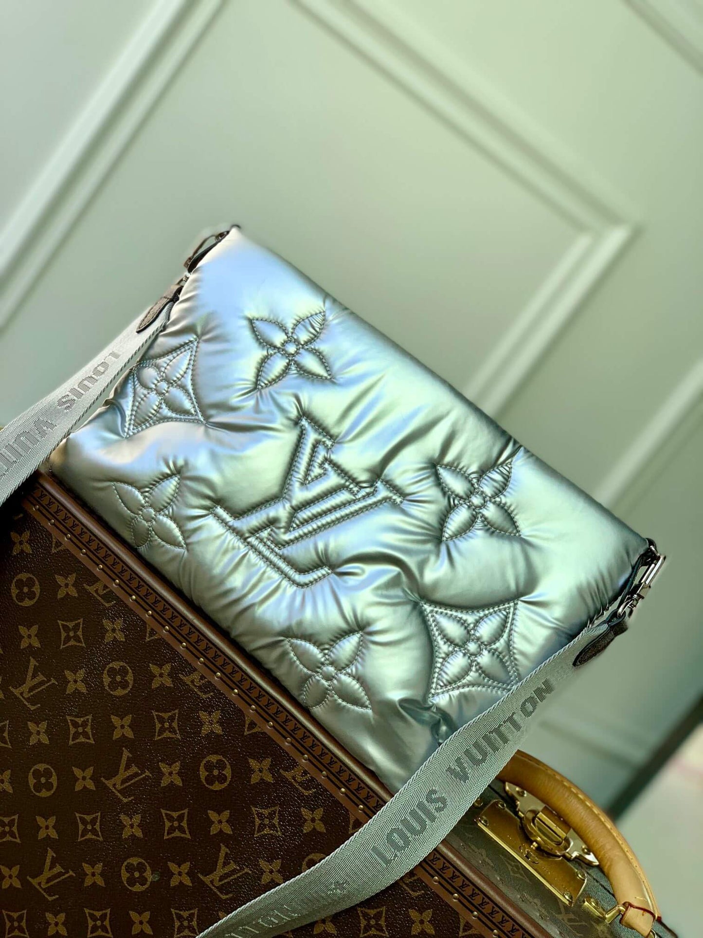 m21056 maxi multi pochette accessoires 34cm pillow silver pale pink subaxillary bag shoulder bag cross body bags