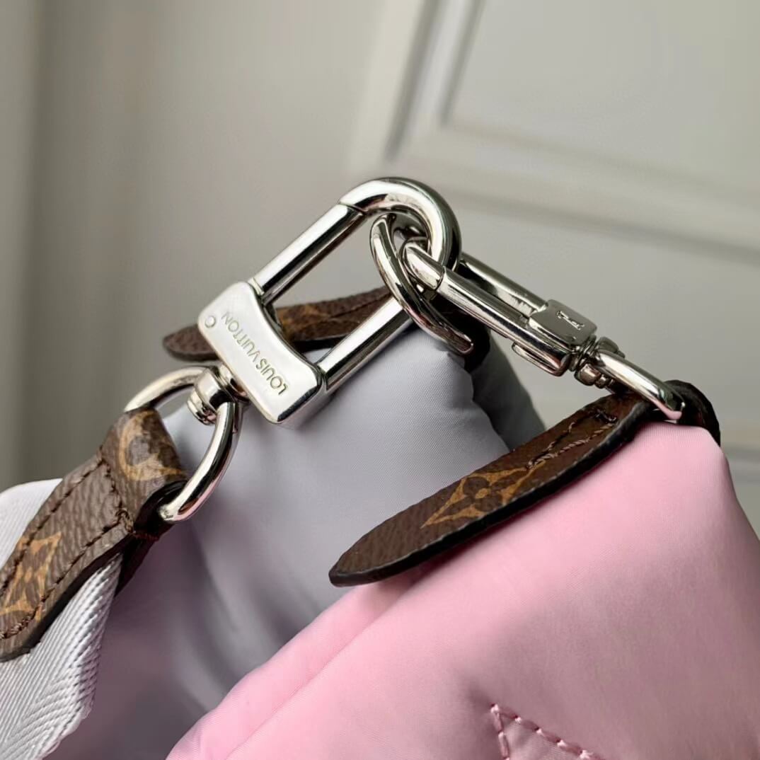 m21056 maxi multi pochette accessoires 34cm silver pale pink