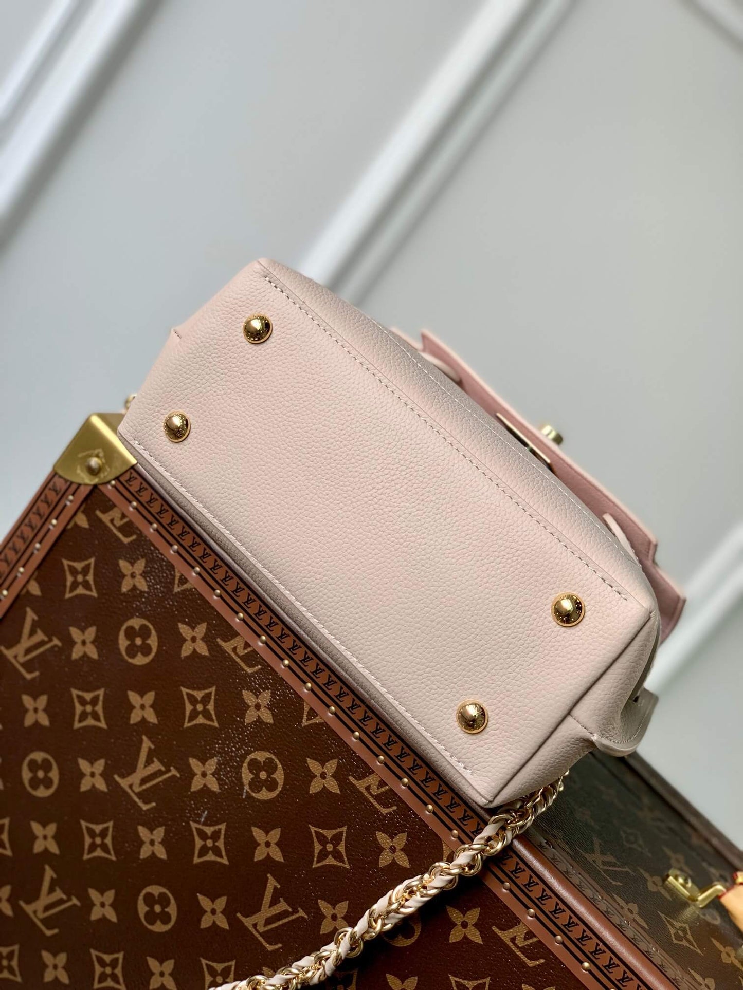m21088 lockme ever mini 23cm dirty white pink shoulder bag cross body bags handbag