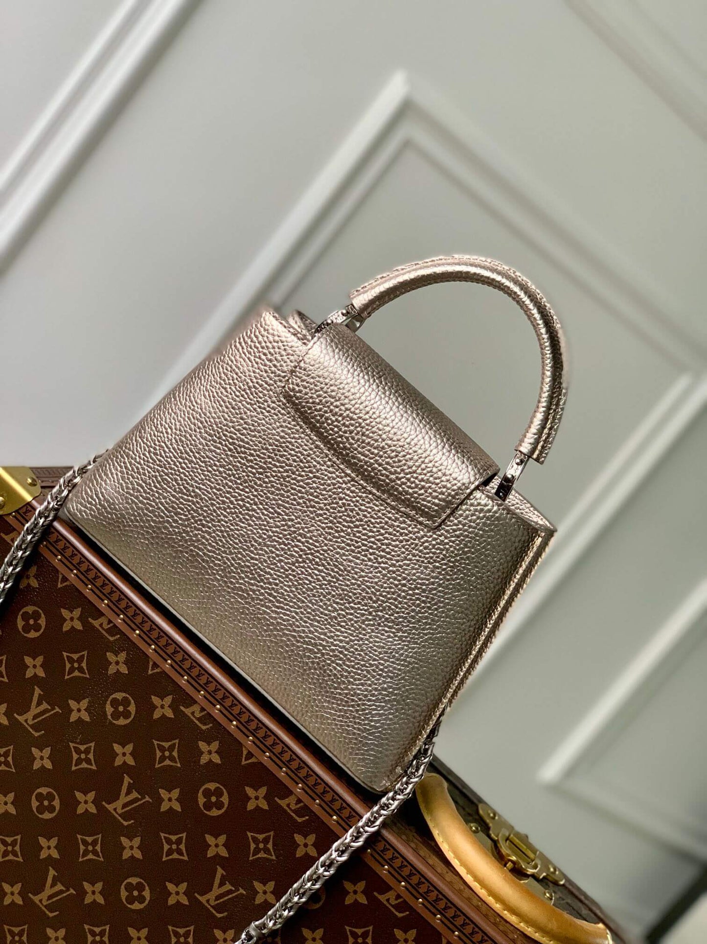 m21102 capucines bb 27cm etain metallic gray shoulder bag cross body bags handbag