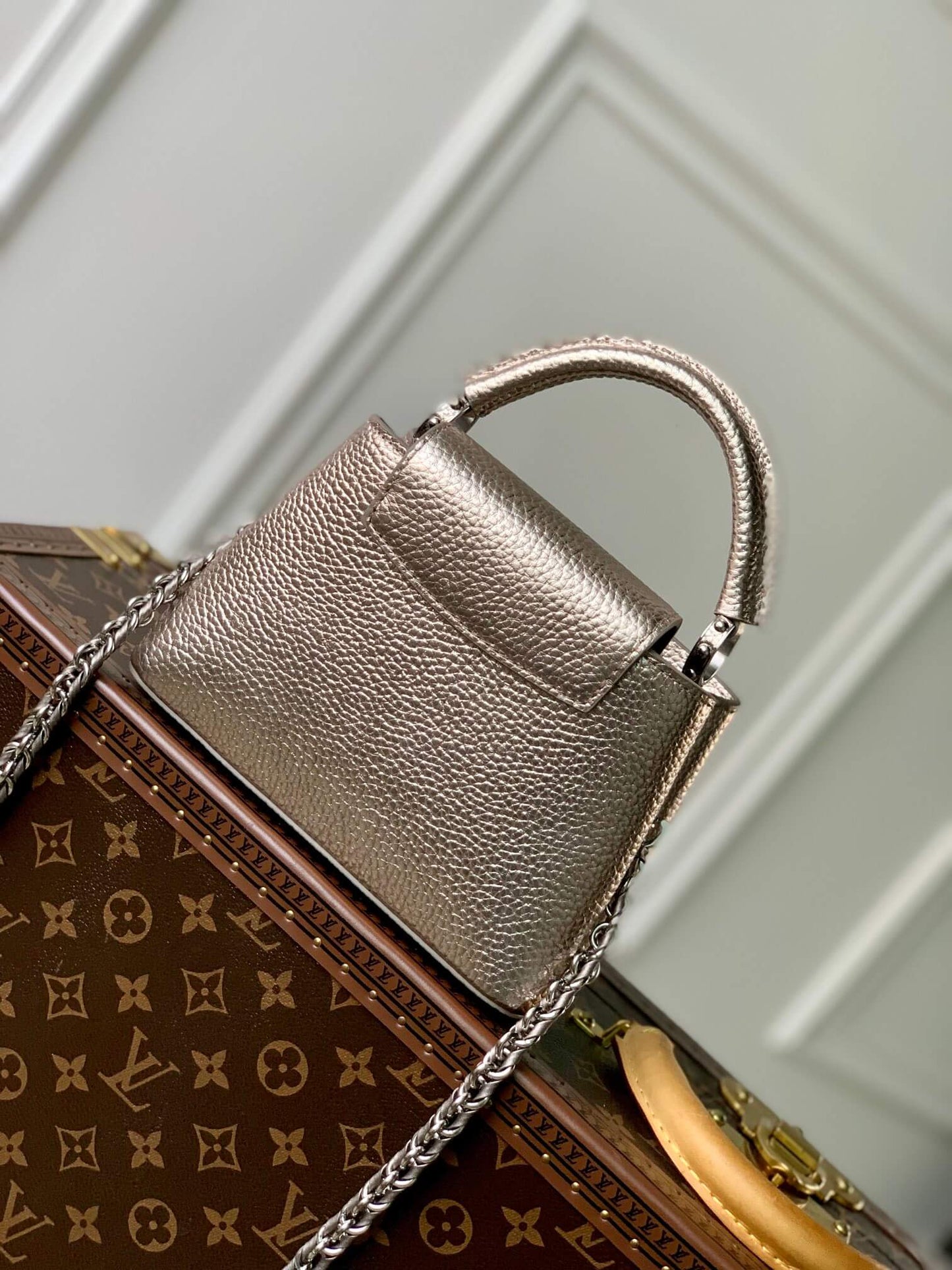 m21102 capucines pm 21cm etain metallic gray shoulder bag cross body bags handbag