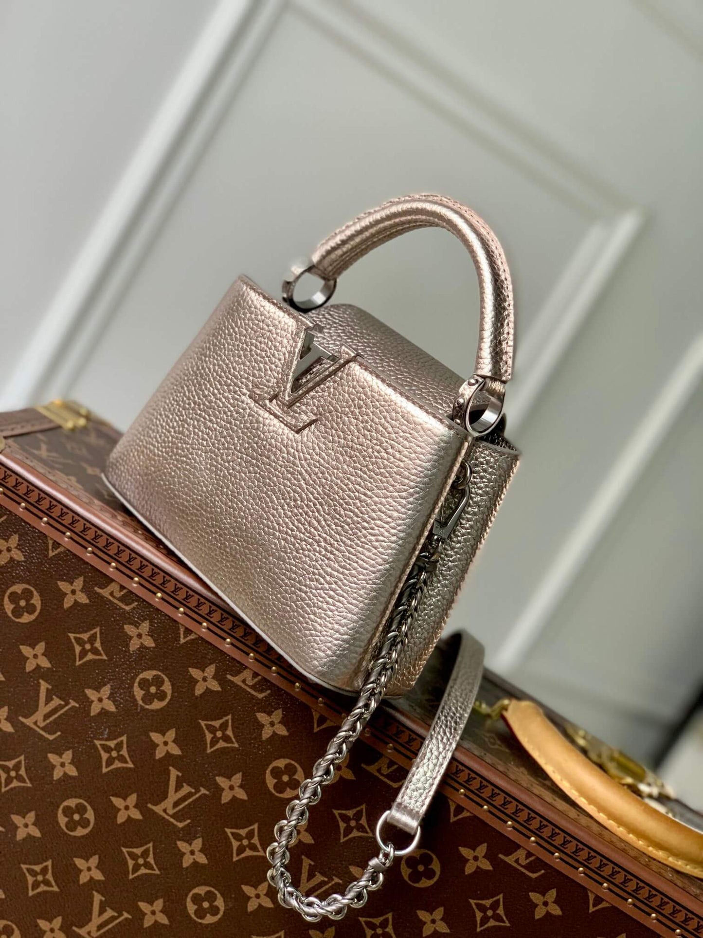 m21102 capucines pm 21cm etain metallic gray shoulder bag cross body bags handbag