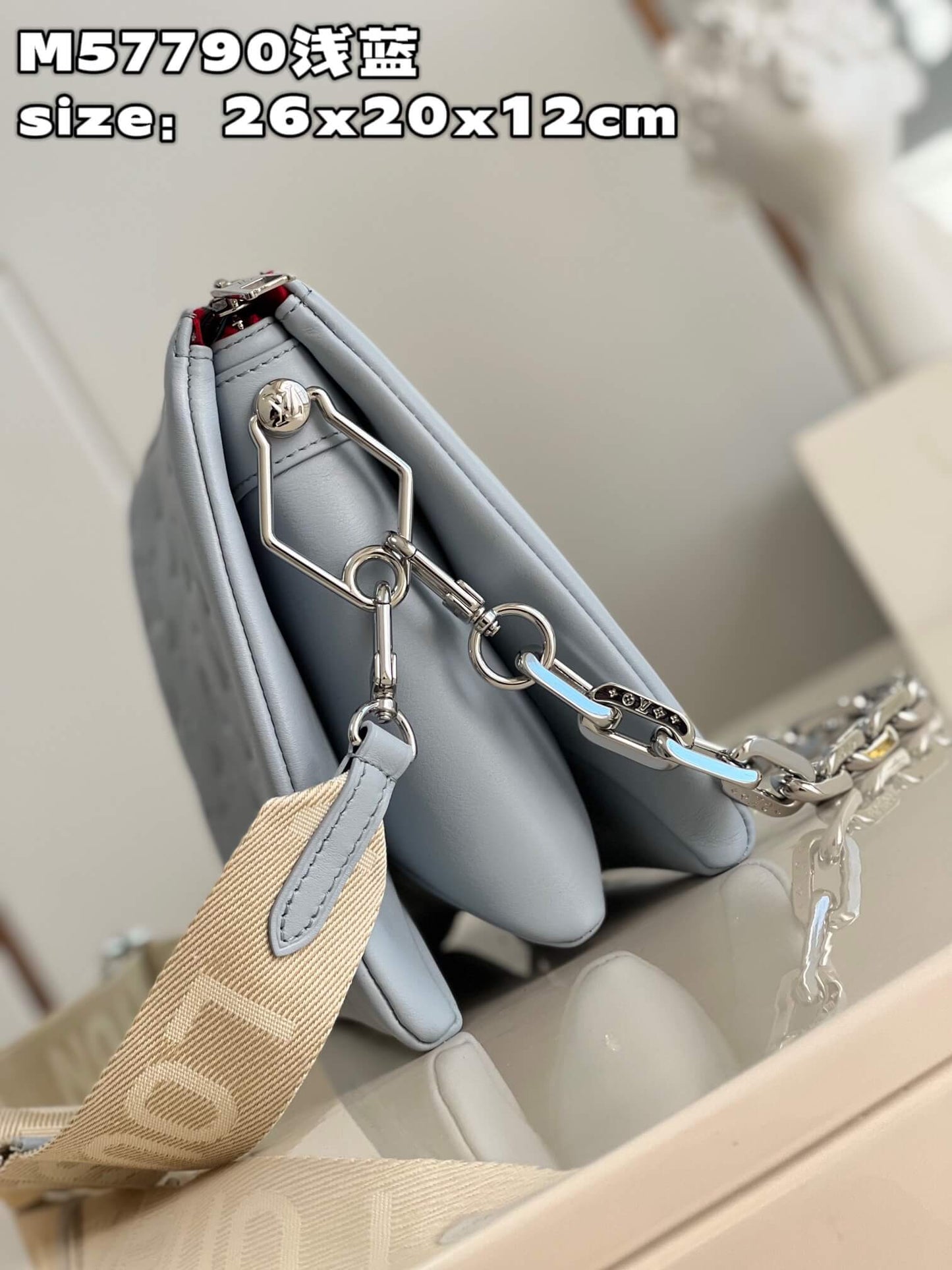 m21192 coussin mm 34cm m59277 pm 26cm monogram light blue