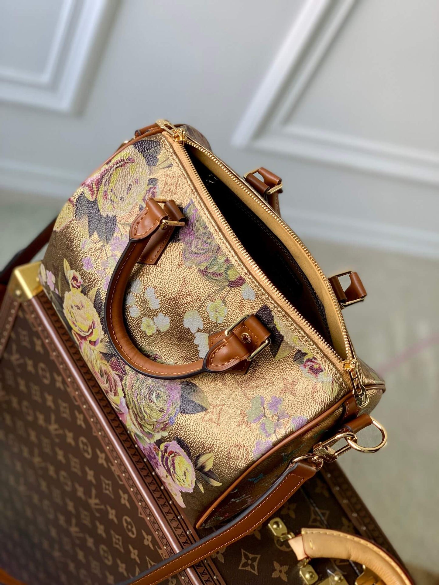 m21317 speedy bandouliere 25cm travel bag metallic coated canvas