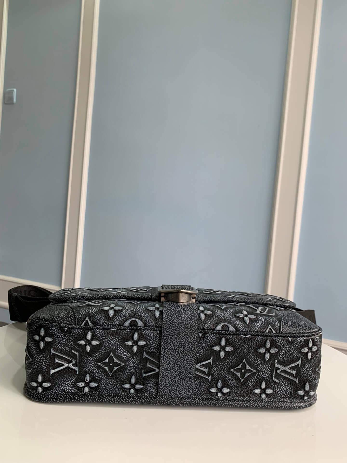 m21358 archy messenger mm monogram 35cm grey black shoulder bag cross body bags sac plat mm