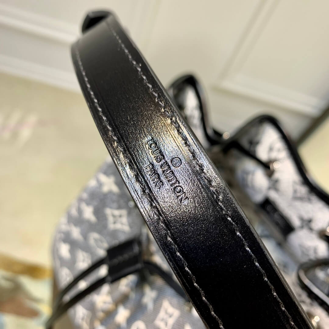 m21406 petit noe cruise monogram 28 5cm grey