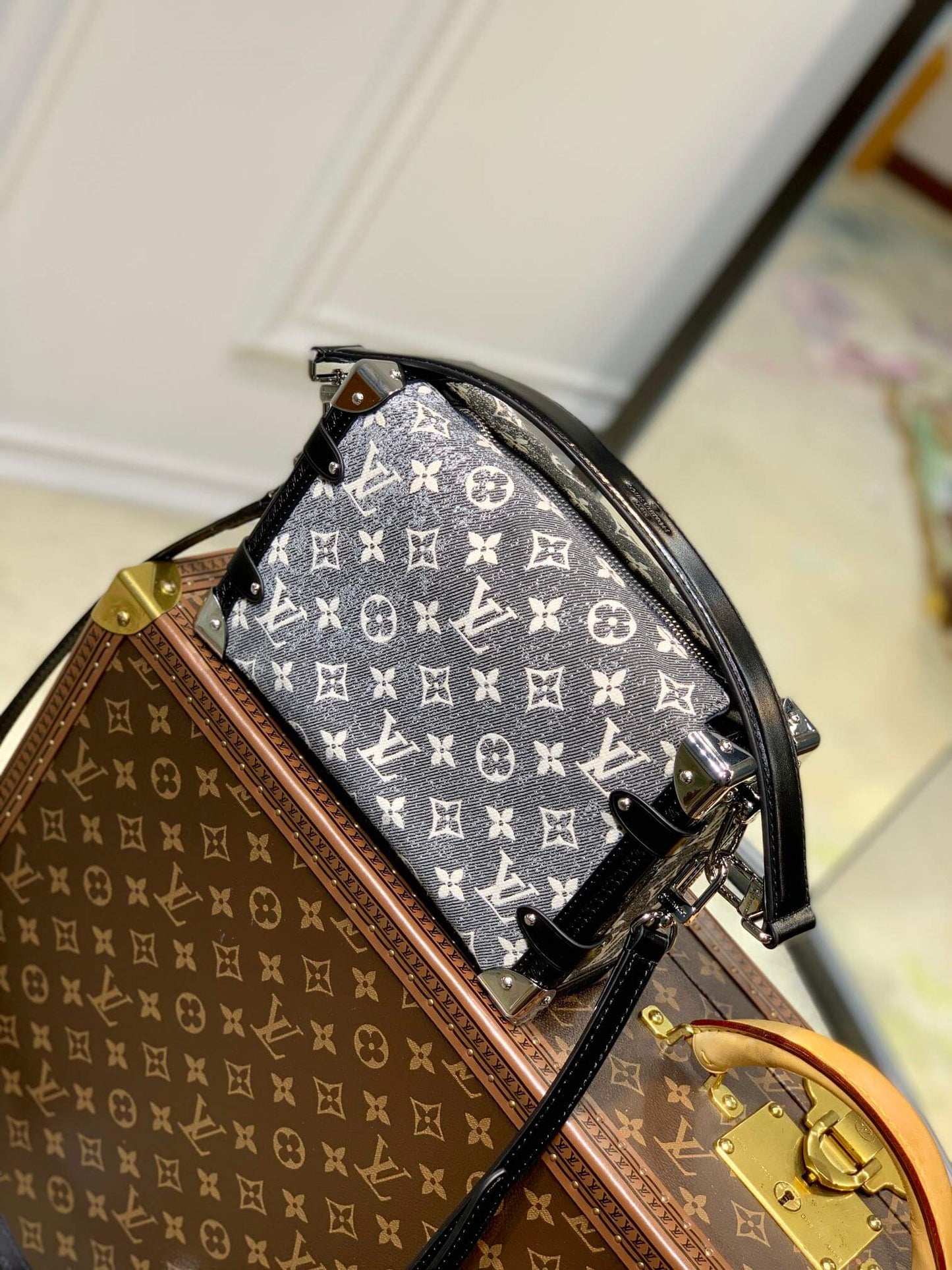 m21460 side trunk cruise monogram 21cm grey shoulder bag cross body bags subaxillary bag