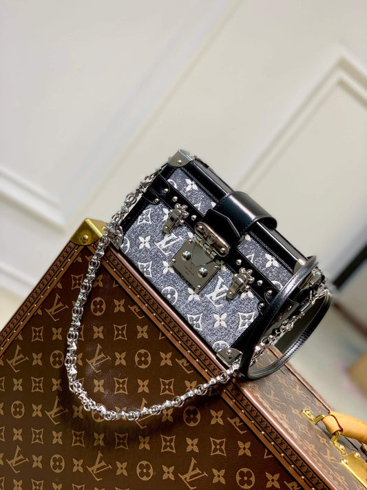 m21462 petite malle monogram 20cm grey shoulder bag cross body bags subaxillary bag